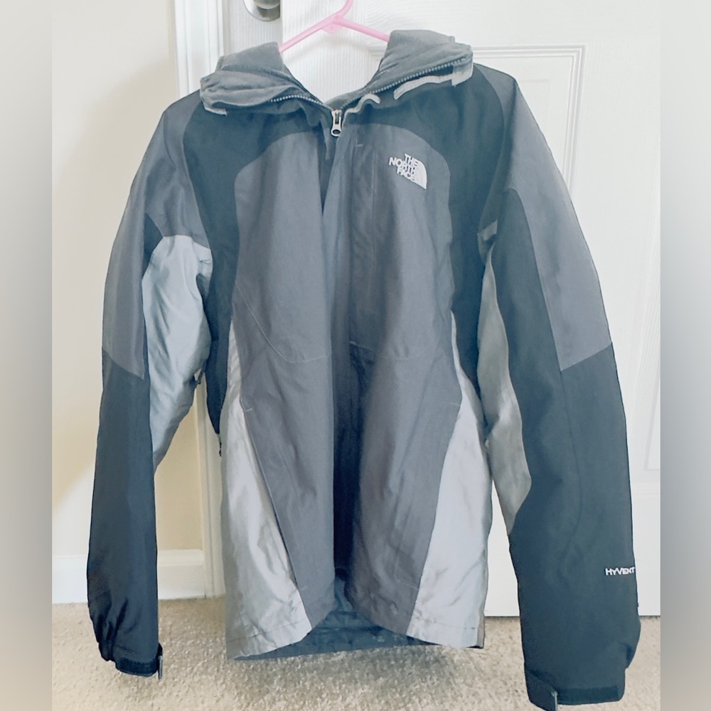 Men’s Northface Hyvent quilted coat.  Size Large